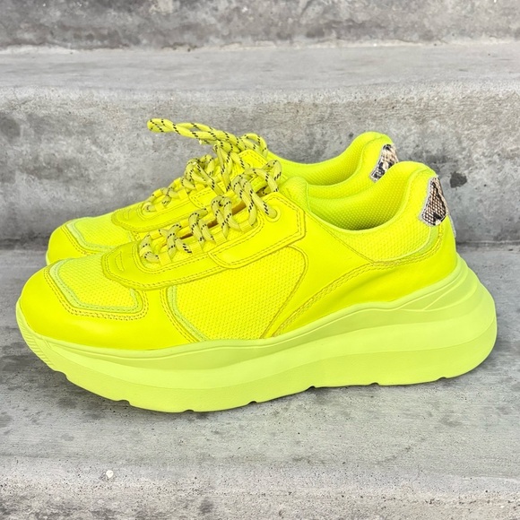 Rebeca Minkoff Sneakers Size 9 NWOT - Picture 1 of 7